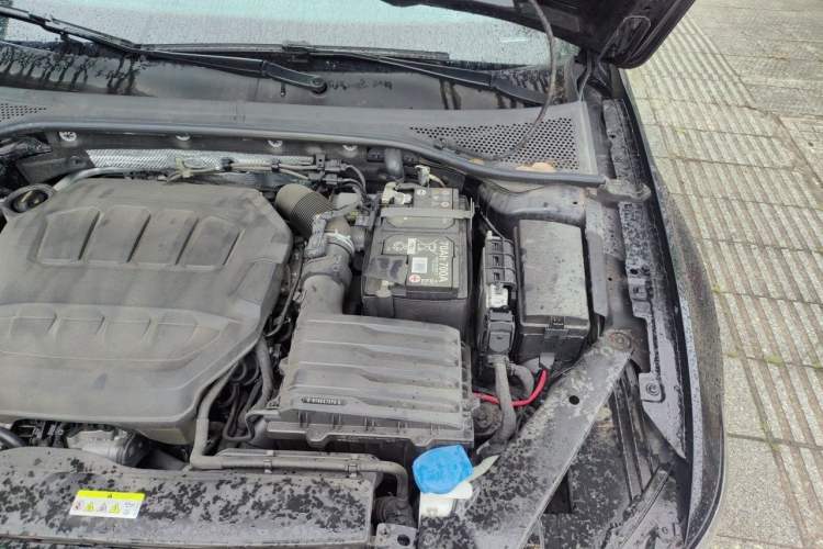 Used Volkswagen Magotan 2024 2 Million Units Zhongxiang Version 330TSI DSG Luxury Edition Engine Bay Left