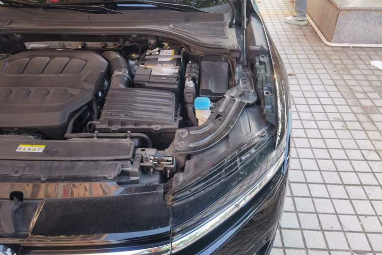 Used Volkswagen Magotan 2024 380TSI DSG Prestige Edition DaMai Package Engine Bay Left