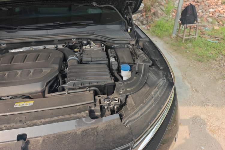 Used Volkswagen Magotan 2024 380TSI DSG Prestige Edition DaMai Package Engine Bay Left