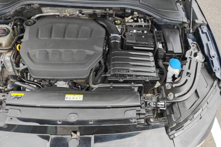 Used Volkswagen Magotan 2024 380TSI DSG Ultimate Edition Engine Bay Left