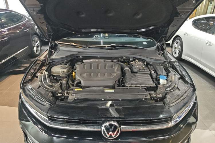 Used Volkswagen Magotan 2024 380TSI DSG Prestige Edition DaMai Package Engine Bay