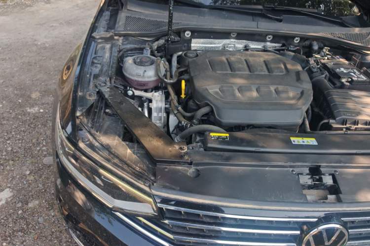 Used Volkswagen Magotan 2024 2 Million Units Zhongxiang Version 330TSI DSG Luxury Edition Engine Bay Right
