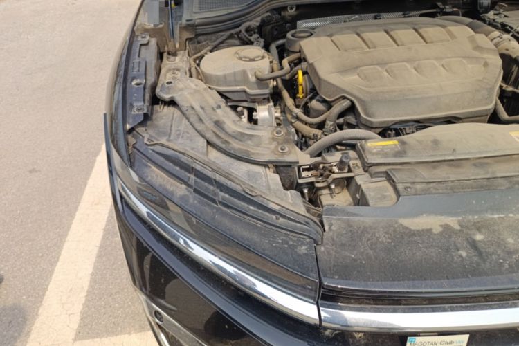 Used Volkswagen Magotan 2024 380TSI DSG Prestige Edition DaMai Package Engine Bay Right