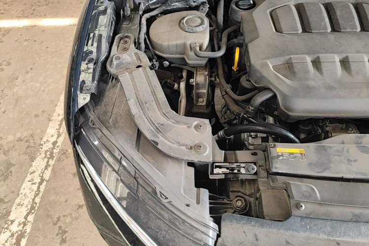 Used Volkswagen Magotan 2024 380TSI DSG Prestige Edition DaMai Package Engine Bay Right