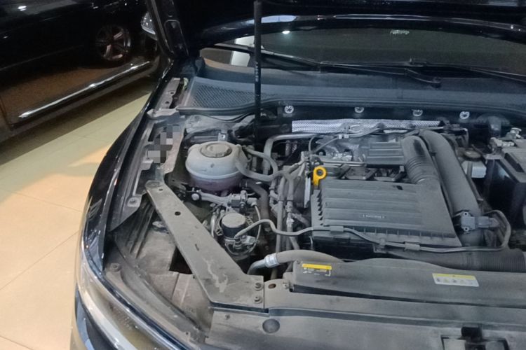Used Volkswagen Magotan 2024 2 Million Units of Zhongxiang Version 280TSI DSG Comfort Edition Engine Bay Right