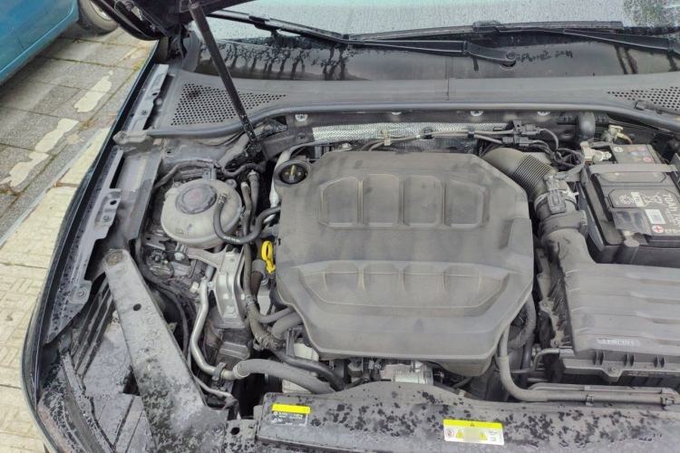 Used Volkswagen Magotan 2024 2 Million Units Zhongxiang Version 330TSI DSG Luxury Edition Engine Bay Right