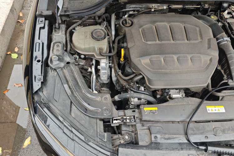 Used Volkswagen Magotan 2024 380TSI DSG Ultimate Edition Engine Bay Right