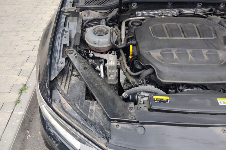 Used Volkswagen Magotan 2024 2 Million Units Zhongxiang Version 330TSI DSG Luxury Edition Engine Bay Right