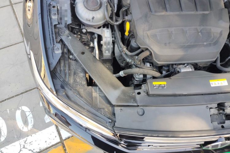 Used Volkswagen Magotan 2024 2 Million Units Zhongxiang Version 330TSI DSG Luxury Edition Engine Bay Right