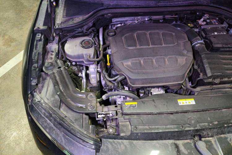 Used Volkswagen Magotan 2024 380TSI DSG Prestige Edition DaMai Package Engine Bay Right