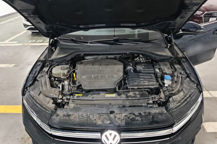 Used Volkswagen Magotan 2024 380TSI DSG Ultimate Edition Engine Bay