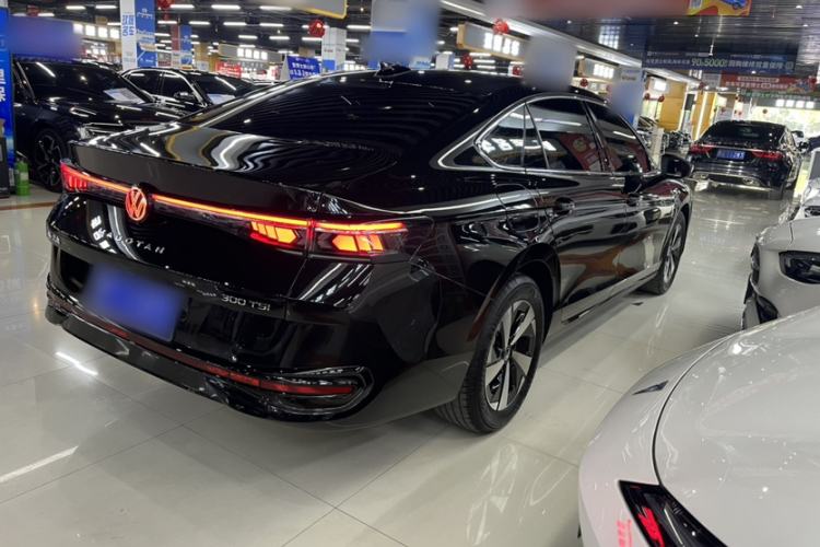 Used Volkswagen Magotan 2024 300TSI DSG Prestige Edition—A Real Eye-Catcher Exterior 1