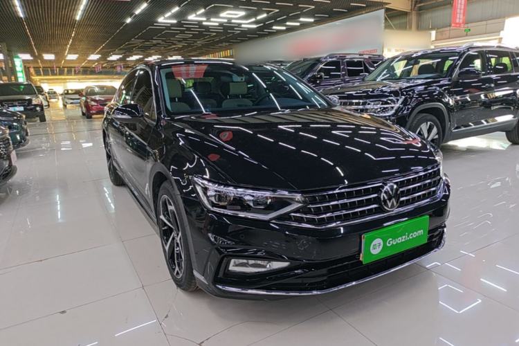 Used Volkswagen Magotan 2024 2 Million Units Zhongxiang Version 330TSI DSG Luxury Edition Exterior 1