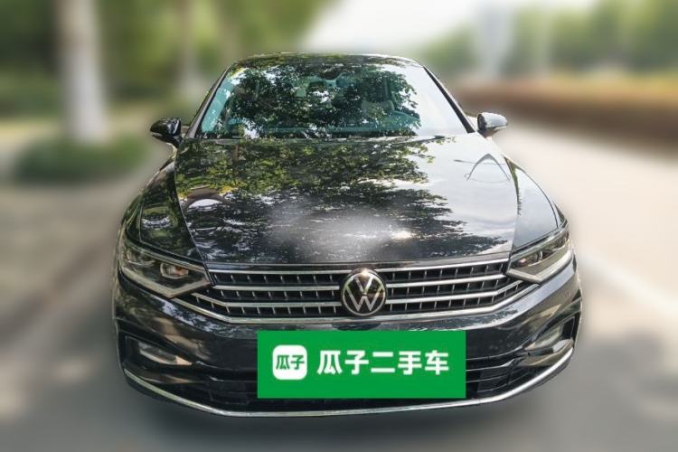 Used Volkswagen Magotan 2024 2 Million Units Zhongxiang Version 330TSI DSG Luxury Edition Exterior 1