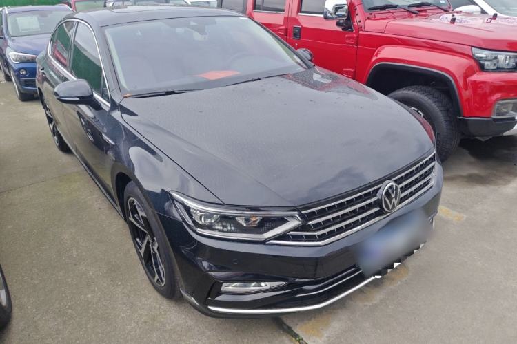 Used Volkswagen Magotan 2024 2 Million Units Zhongxiang Version 330TSI DSG Luxury Edition Exterior 1