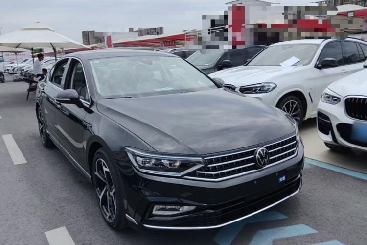 Used Volkswagen Magotan 2024 2 Million Units Zhongxiang Version 330TSI DSG Luxury Edition Exterior 1