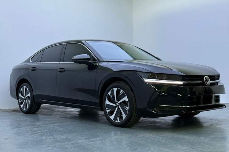 Used Volkswagen Magotan 2024 300TSI DSG Prestige Edition—A Real Eye-Catcher Exterior 2