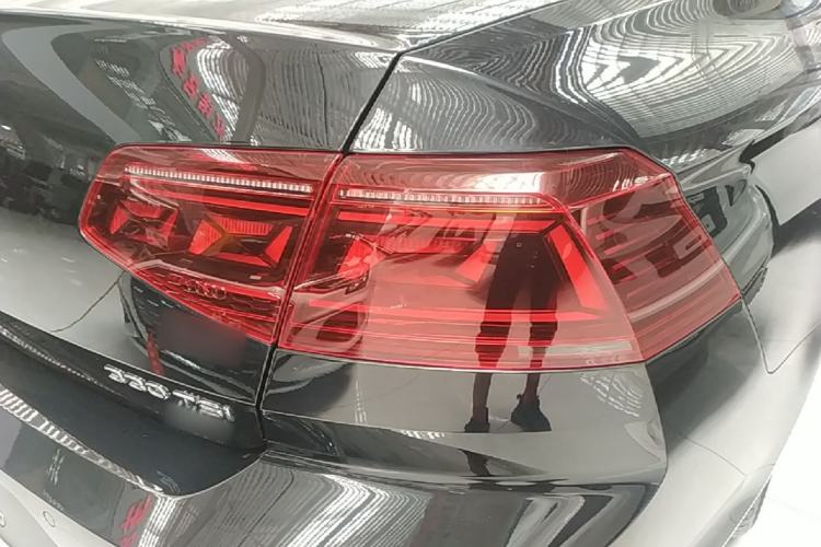 Used Volkswagen Magotan 2024 2 Million Units Zhongxiang Version 330TSI DSG Luxury Edition Exterior 3