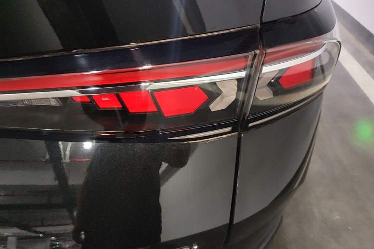 Used Volkswagen Magotan 2024 300TSI DSG Prestige Edition—A Real Eye-Catcher Exterior 3