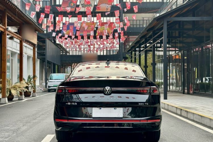 Used Volkswagen Magotan 2024 380TSI DSG Prestige Edition DaMai Package Exterior 3