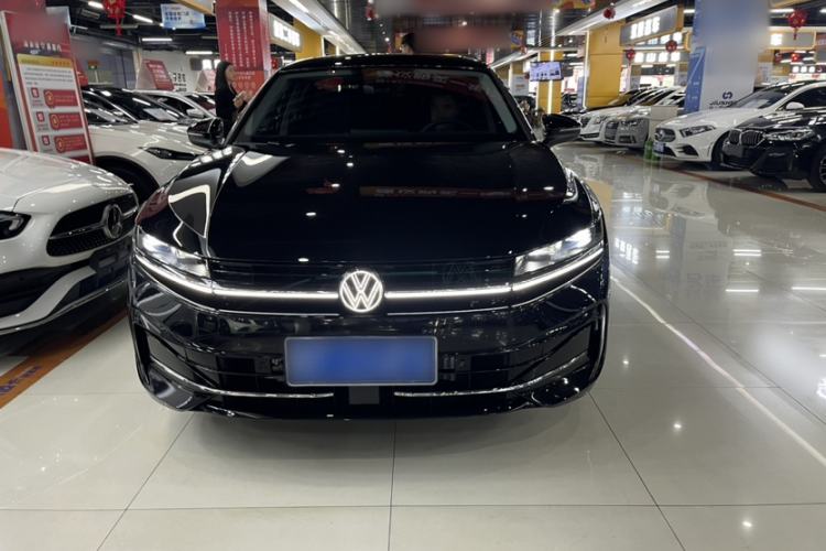 Used Volkswagen Magotan 2024 300TSI DSG Prestige Edition—A Real Eye-Catcher Exterior 4