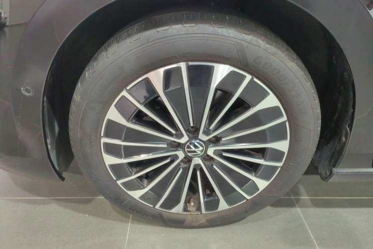 Used Volkswagen Magotan 2024 380TSI DSG Prestige Edition DaMai Package Exterior 4