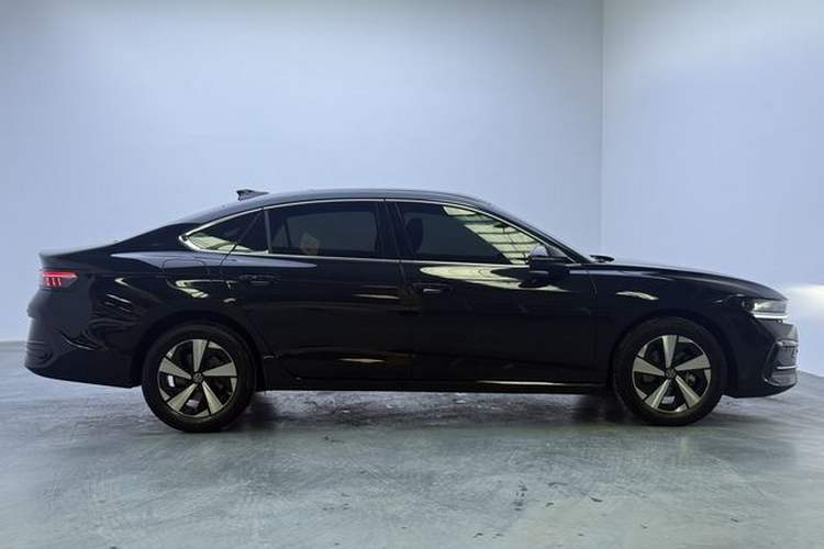 Used Volkswagen Magotan 2024 300TSI DSG Prestige Edition—A Real Eye-Catcher Exterior 4