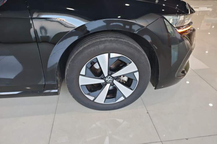 Used Volkswagen Magotan 2024 300TSI DSG Prestige Edition—A Real Eye-Catcher Exterior 5