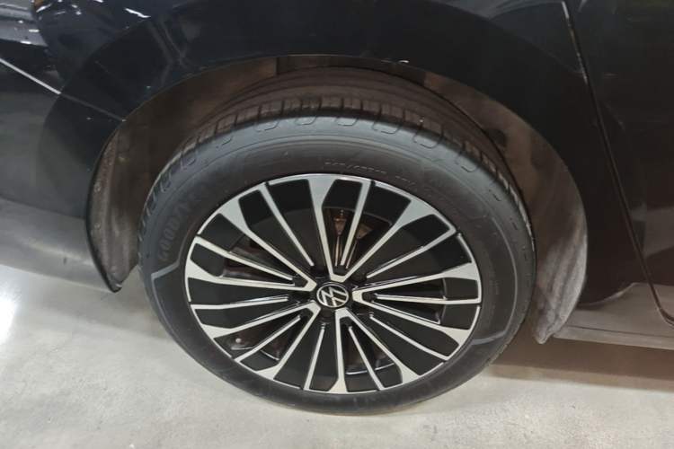 Used Volkswagen Magotan 2024 380TSI DSG Prestige Edition DaMai Package Exterior 5