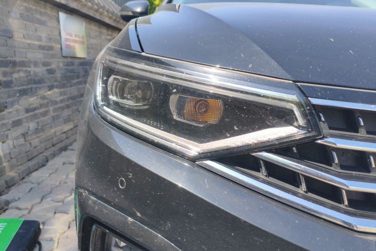 Used Volkswagen Magotan 2024 2 Million Units Zhongxiang Version 330TSI DSG Luxury Edition Exterior 6