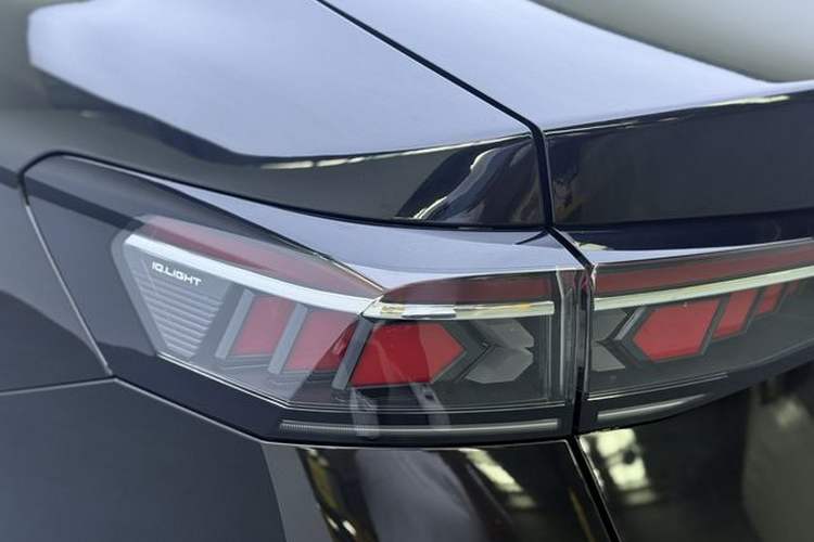 Used Volkswagen Magotan 2024 300TSI DSG Prestige Edition—A Real Eye-Catcher Exterior 8