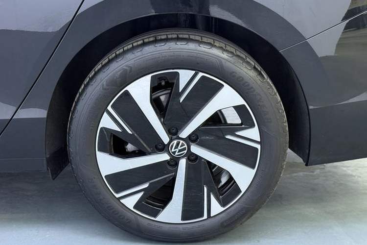 Used Volkswagen Magotan 2024 300TSI DSG Prestige Edition—A Real Eye-Catcher Exterior 9
