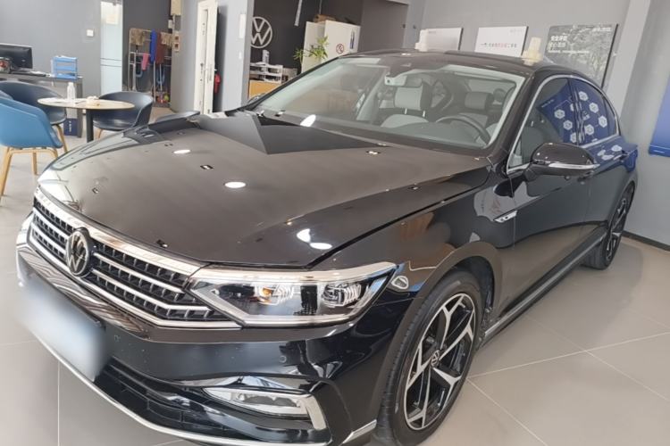 Volkswagen Magotan 2024 2 Million Units Zhongxiang Version 330TSI DSG Luxury Edition