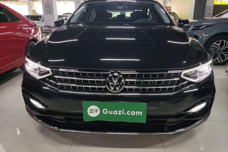 Used Volkswagen Magotan 2024 2 Million Units Zhongxiang Version 330TSI DSG Luxury Edition Front