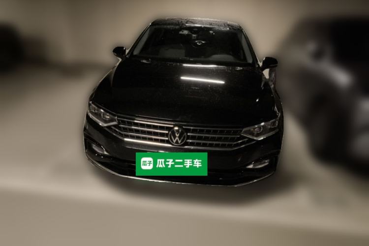 Used Volkswagen Magotan 2024 2 Million Units Zhongxiang Version 330TSI DSG Luxury Edition Front