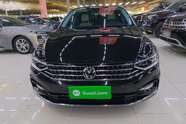 Used Volkswagen Magotan 2024 2 Million Units Zhongxiang Version 330TSI DSG Luxury Edition Front