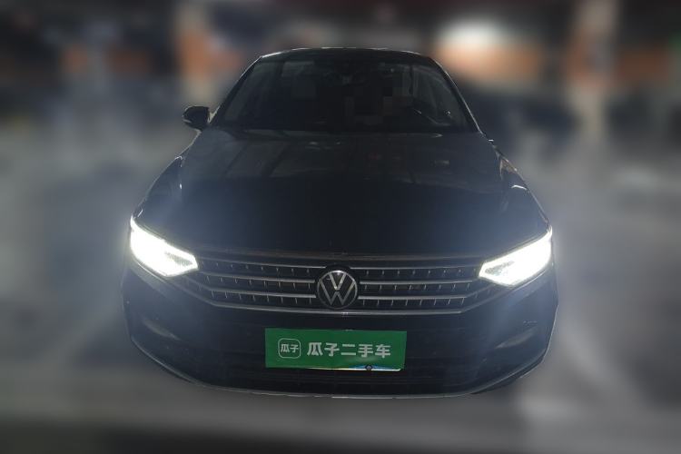 Used Volkswagen Magotan 2024 2 Million Units Zhongxiang Version 330TSI DSG Luxury Edition Front