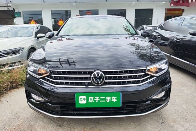 Used Volkswagen Magotan 2024 2 Million Units Zhongxiang Version 330TSI DSG Luxury Edition Front