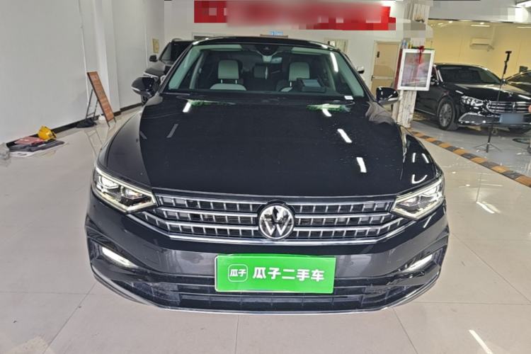 Used Volkswagen Magotan 2024 2 Million Units Zhongxiang Version 330TSI DSG Luxury Edition Front