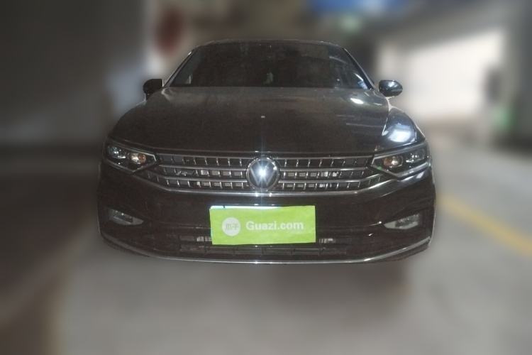 Used Volkswagen Magotan 2024 2 Million Units Zhongxiang Version 330TSI DSG Luxury Edition Front