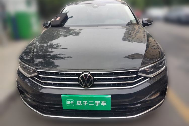 Used Volkswagen Magotan 2024 2 Million Units Zhongxiang Version 330TSI DSG Luxury Edition Front