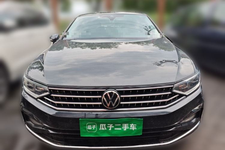 Used Volkswagen Magotan 2024 2 Million Units Zhongxiang Version 330TSI DSG Luxury Edition Front