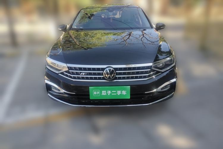 Used Volkswagen Magotan 2024 2 Million Units Zhongxiang Version 330TSI DSG Luxury Edition Front