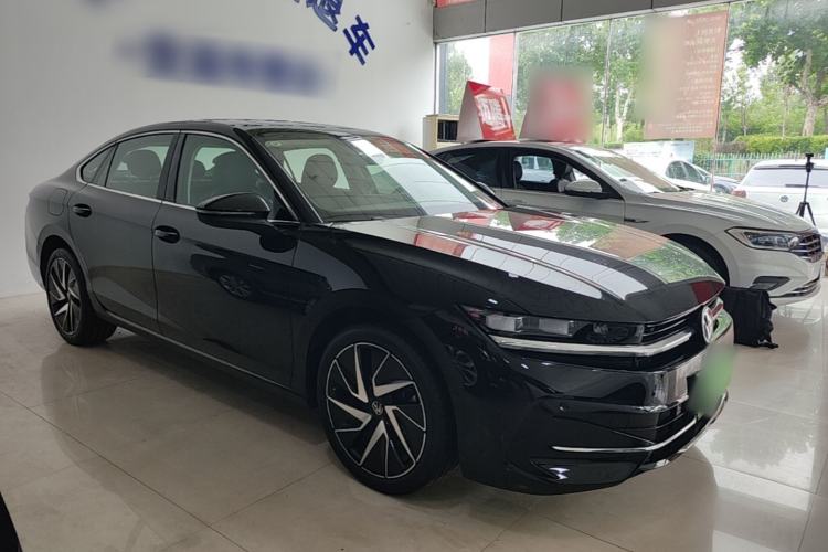 Used Volkswagen Magotan 2024 380TSI DSG Prestige Edition DaMai Package Front Right 45 Deg