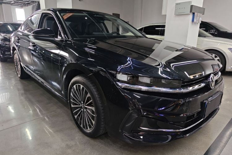 Used Volkswagen Magotan 2024 380TSI DSG Prestige Edition DaMai Package Front Right 45 Deg
