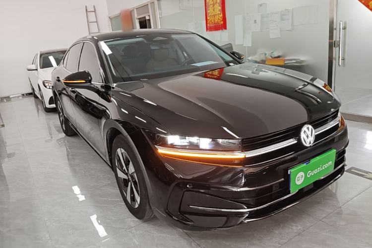 Used Volkswagen Magotan 2024 380TSI DSG Prestige Edition Front Right 45 Deg