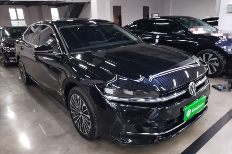 Used Volkswagen Magotan 2024 380TSI DSG Prestige Edition DaMai Package Front Right 45 Deg