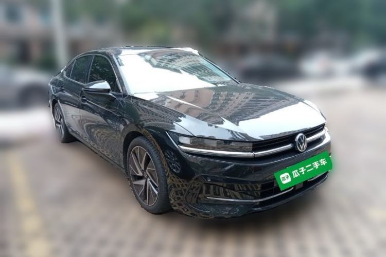 Used Volkswagen Magotan 2024 380TSI DSG Ultimate Edition Front Right 45 Deg
