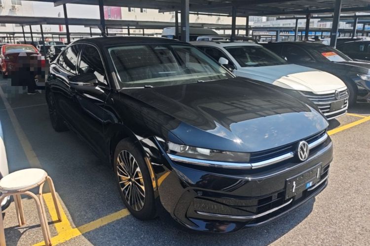 Used Volkswagen Magotan 2024 380TSI DSG Prestige Edition DaMai Package Front Right 45 Deg