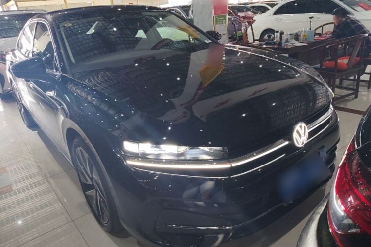 Used Volkswagen Magotan 2024 380TSI DSG Ultimate Edition Front Right 45 Deg